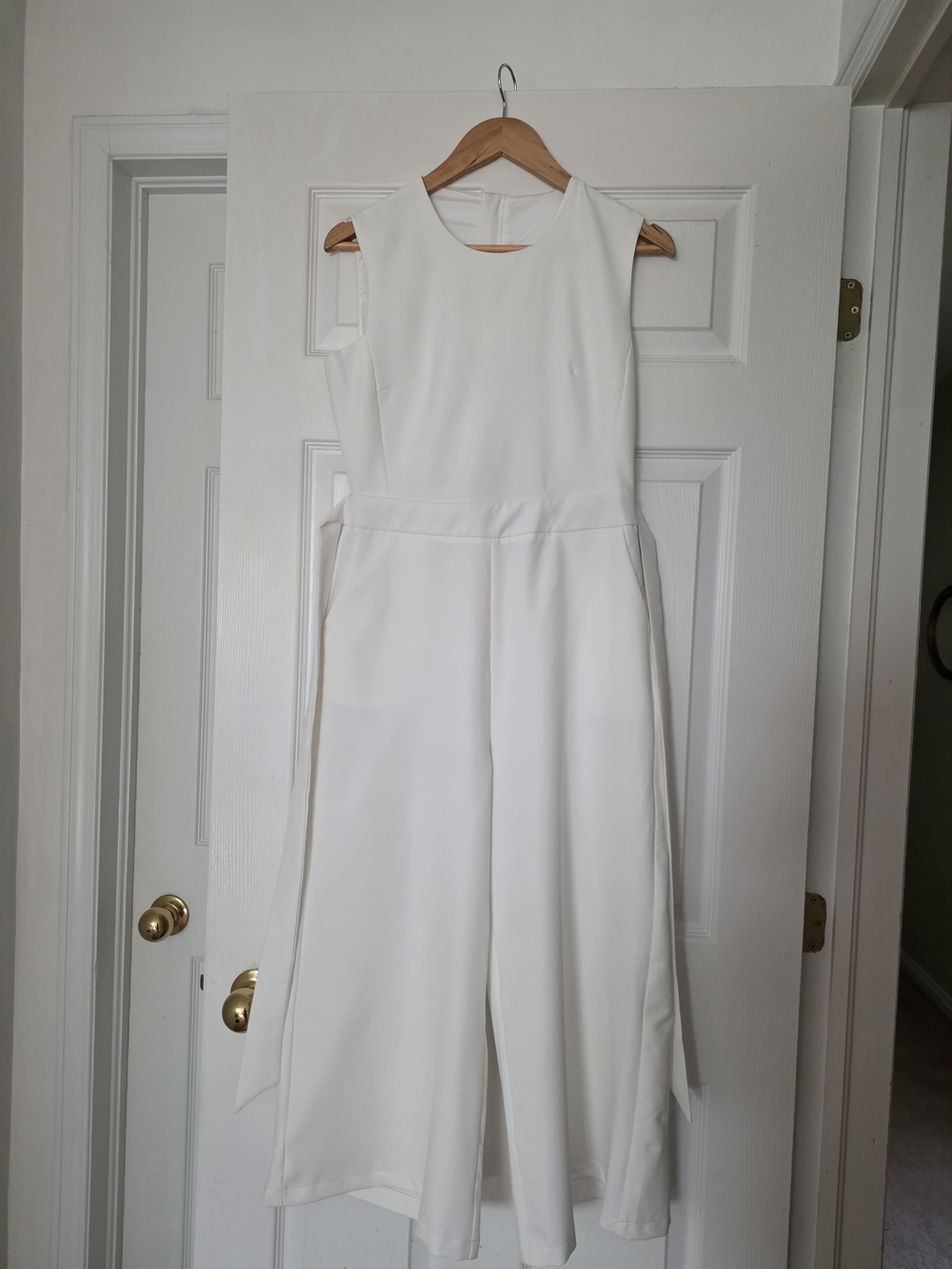Japan Design White Sleeveless Wide-Leg Jumpsuit